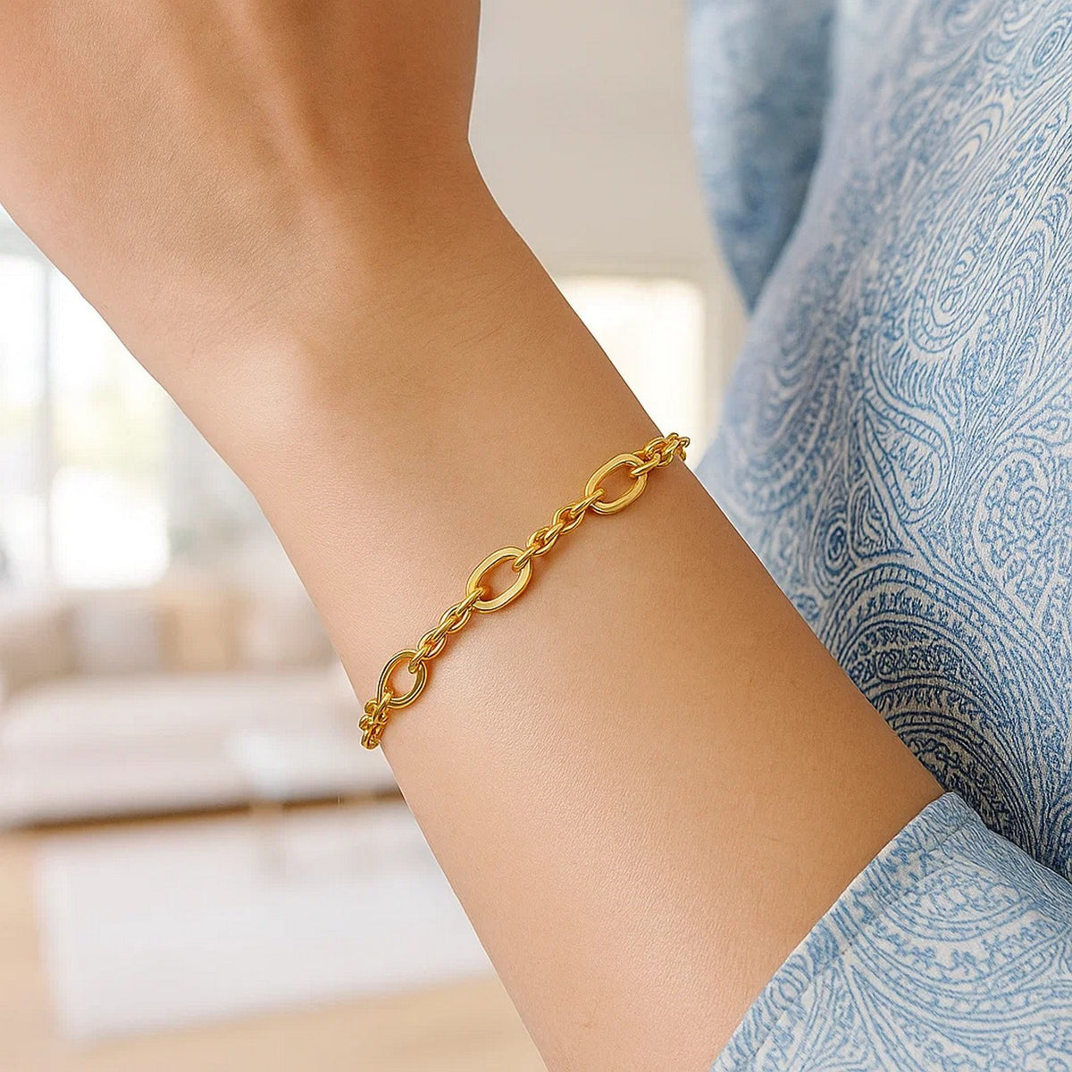 14K Yellow Gold Five and One Oval Link Chain Bracelet